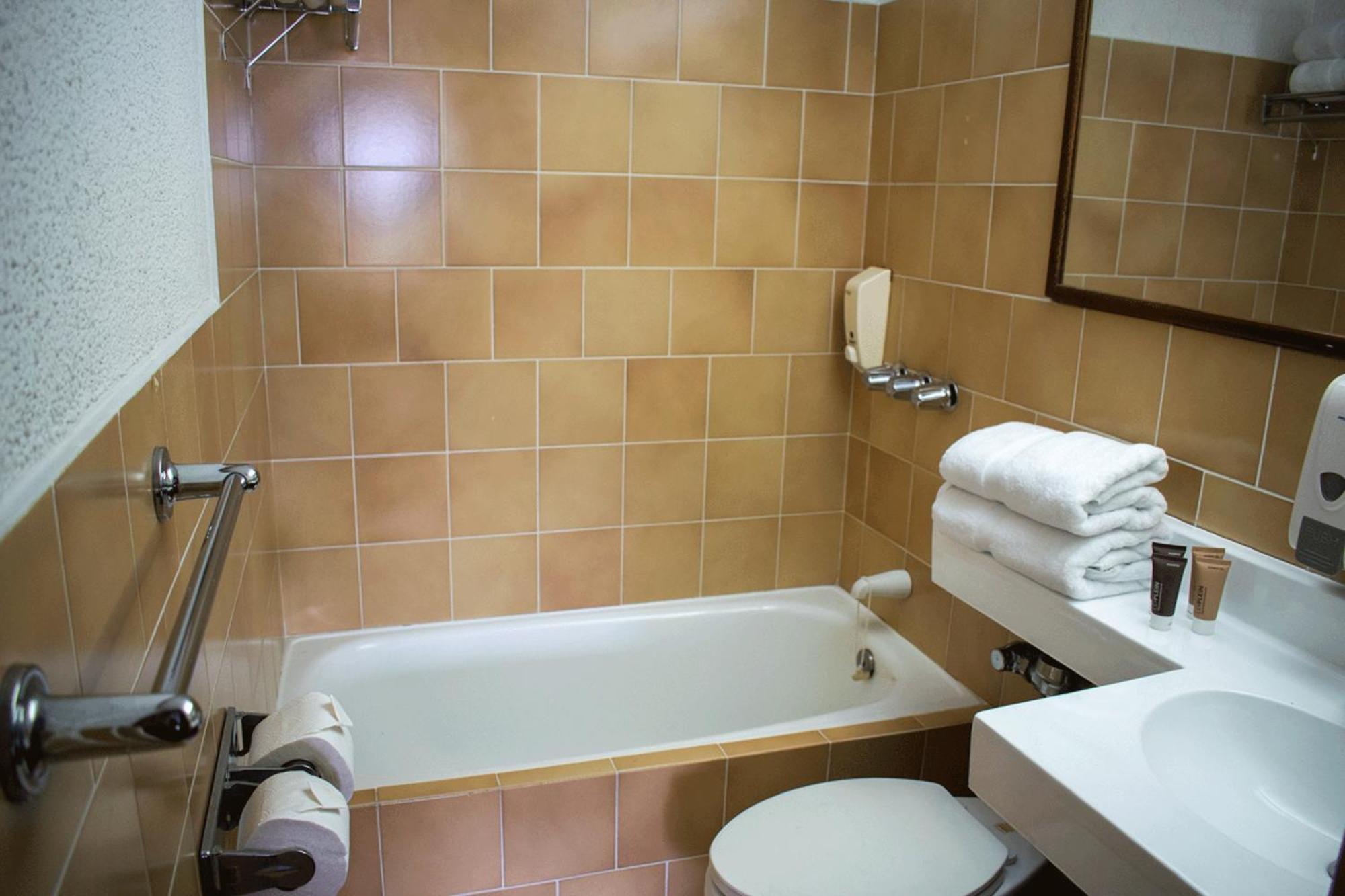 Soy Local Hotel 3*